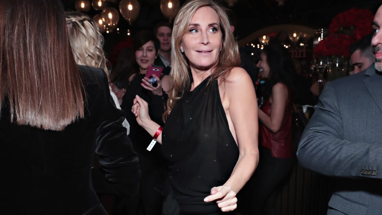 Real Housewives Of New York City Star Sonja Morgans Dress Falls Off