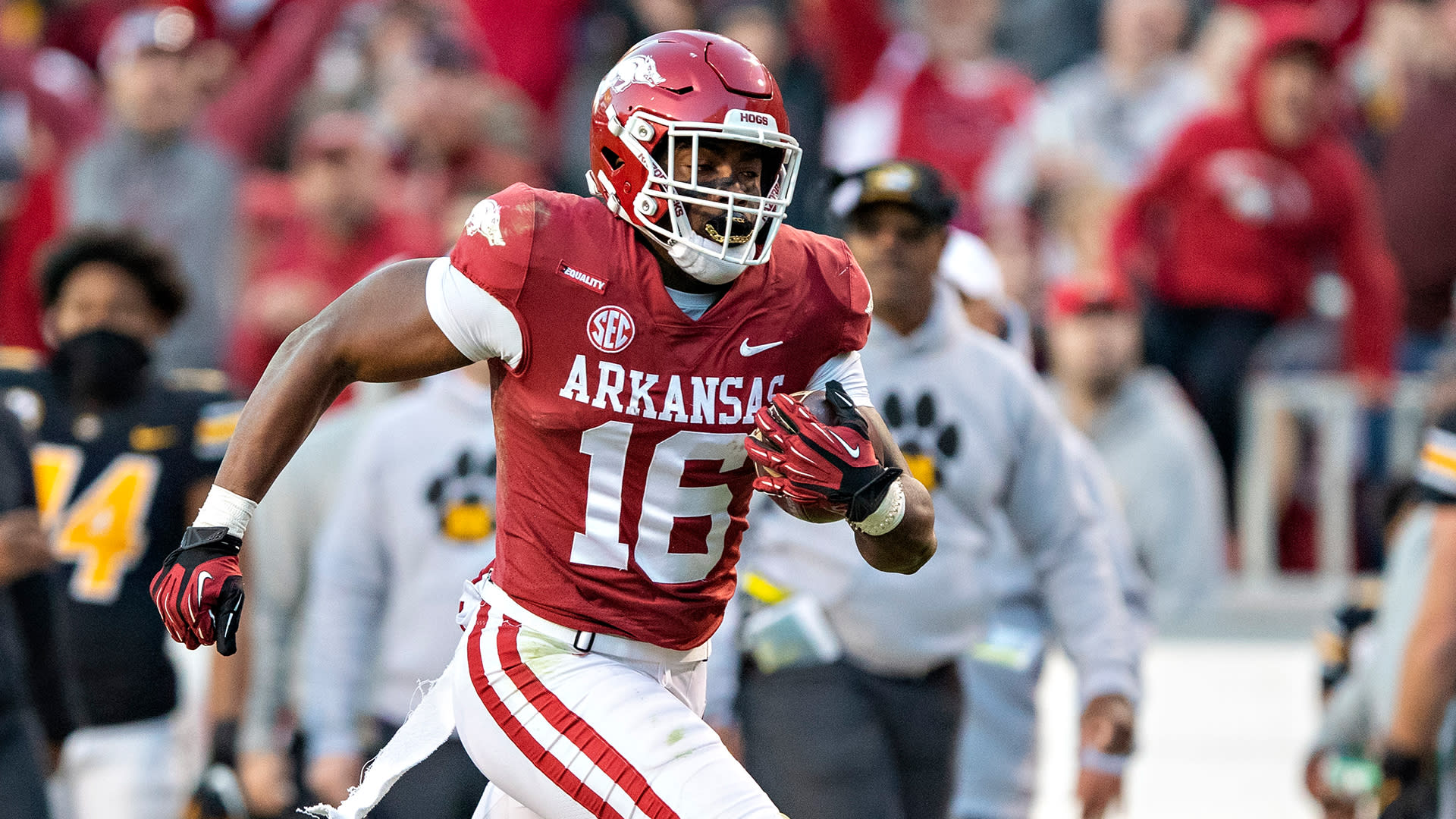 2022 NFL Draft scouting report: Arkansas WR Treylon Burks - The Falcoholic