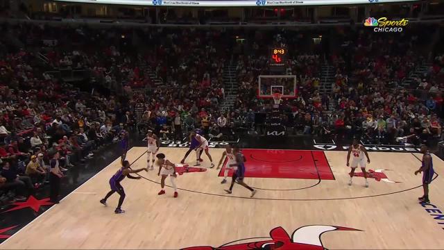 DeMar DeRozan with a dunk vs the Los Angeles Lakers