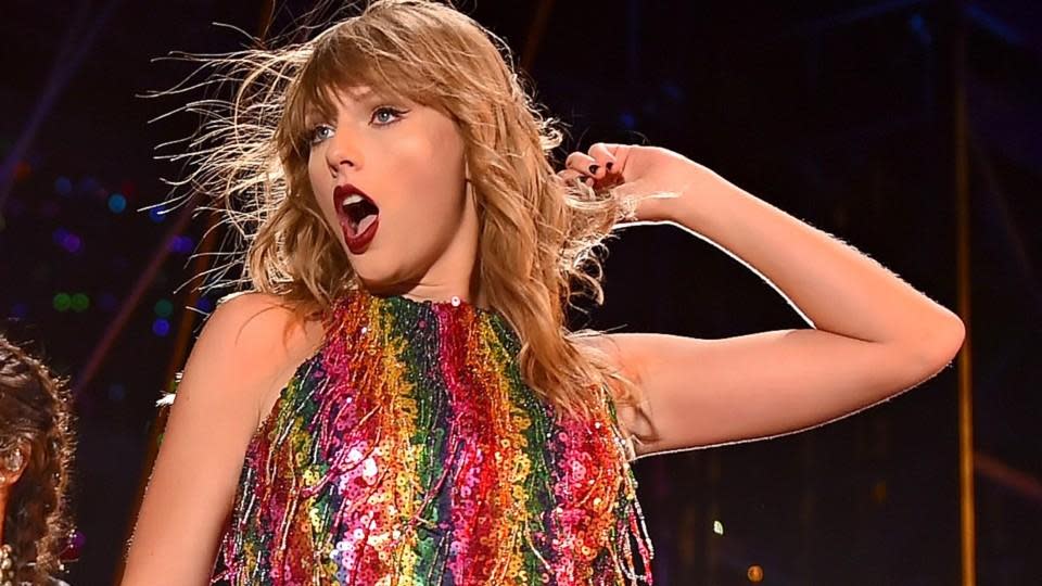 Taylor Swift Stopped Her Concert To Give A Moving Speech About Pride 