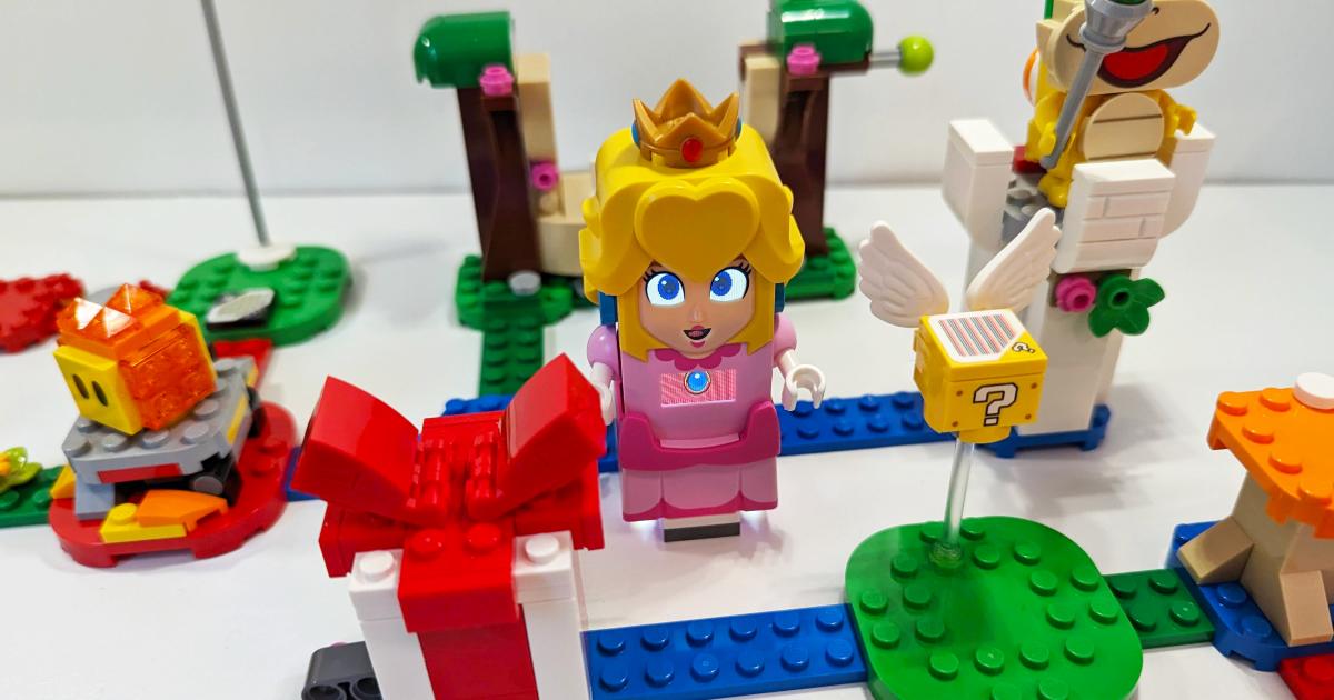 Peach is a solid addition to Lego’s Super Mario lineup | Engadget