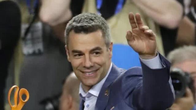 Virginia head coach Tony Bennett declines raise in order to help program