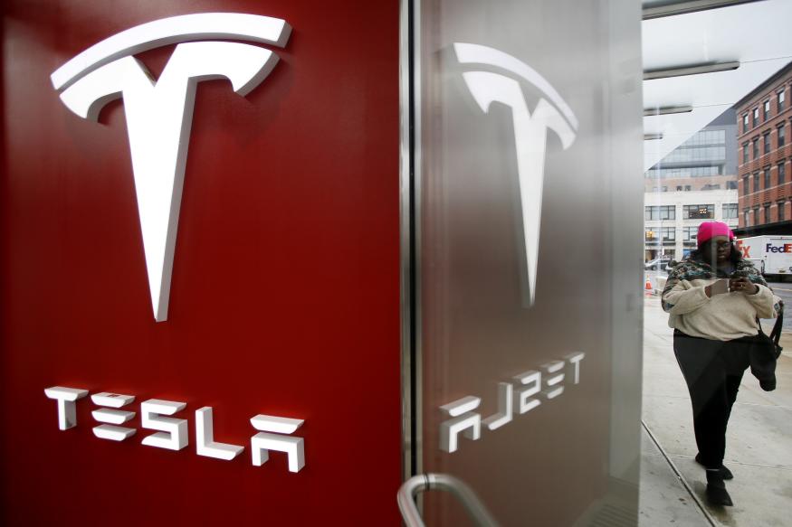 NEW YORK, NEW YORK - JANUARY 03: Exterior view of a Tesla showroom on January 03, 2023 in New York City. Tesla Inc. shares started 2023 by plunging more than 13% as they fell to $106.50 a share . (Photo by Leonardo Munoz/VIEWpress)