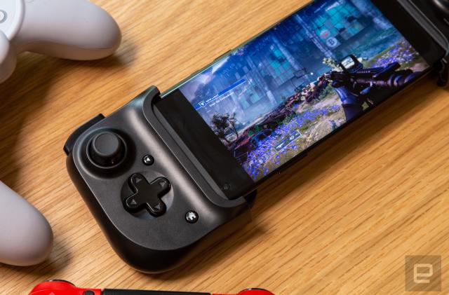 Destiny 2 running on an Android phone clipped into a Razer Kishi controller