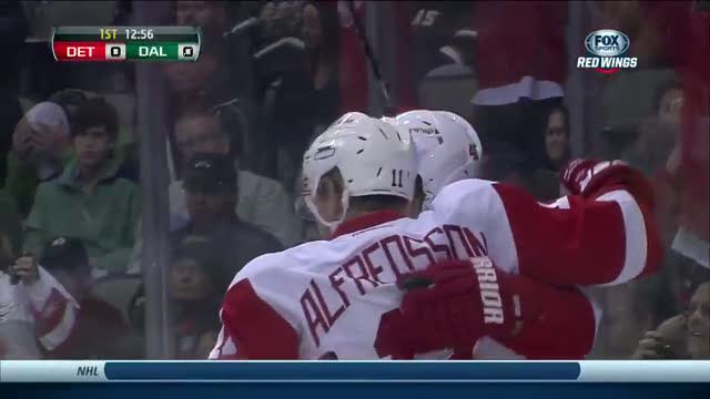 Zetterberg buries a clearing attempt