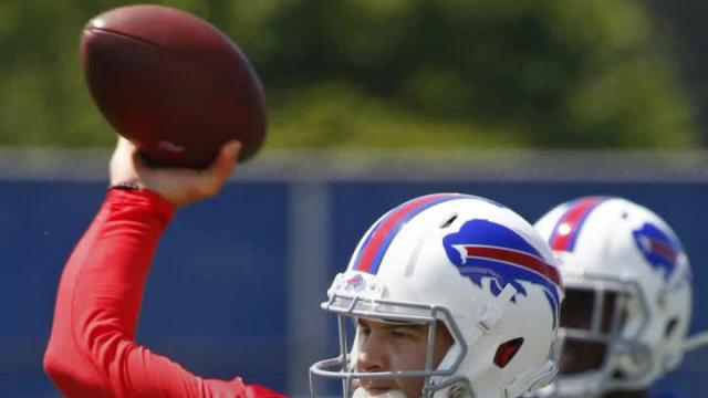 Raiders reportedly add QB AJ McCarron from Bills