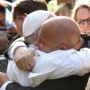 Il Papa vede le vittime degli abusi dei preti: Vergogna, anche Dio piange