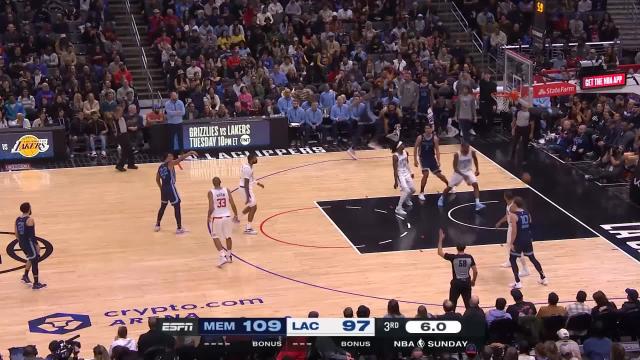 Desmond Bane with a last basket of the period vs the LA Clippers