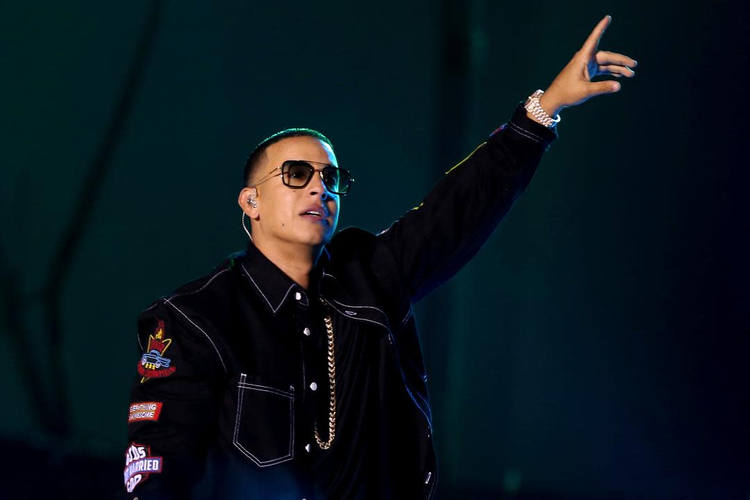 Daddy Yankee shares a sweet photo with an important message