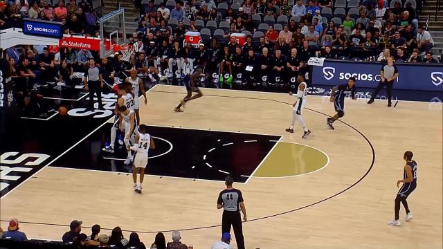 Mo Bamba with a dunk vs the San Antonio Spurs