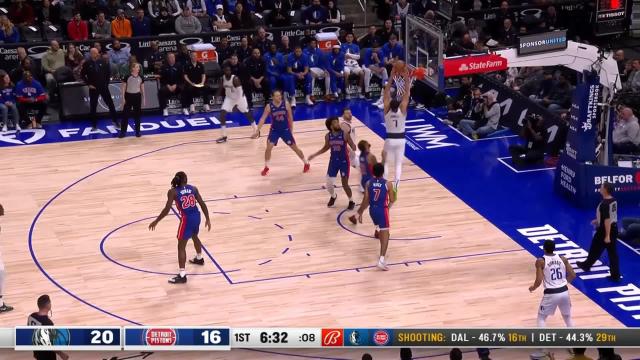 Dwight Powell with an alley oop vs the Detroit Pistons