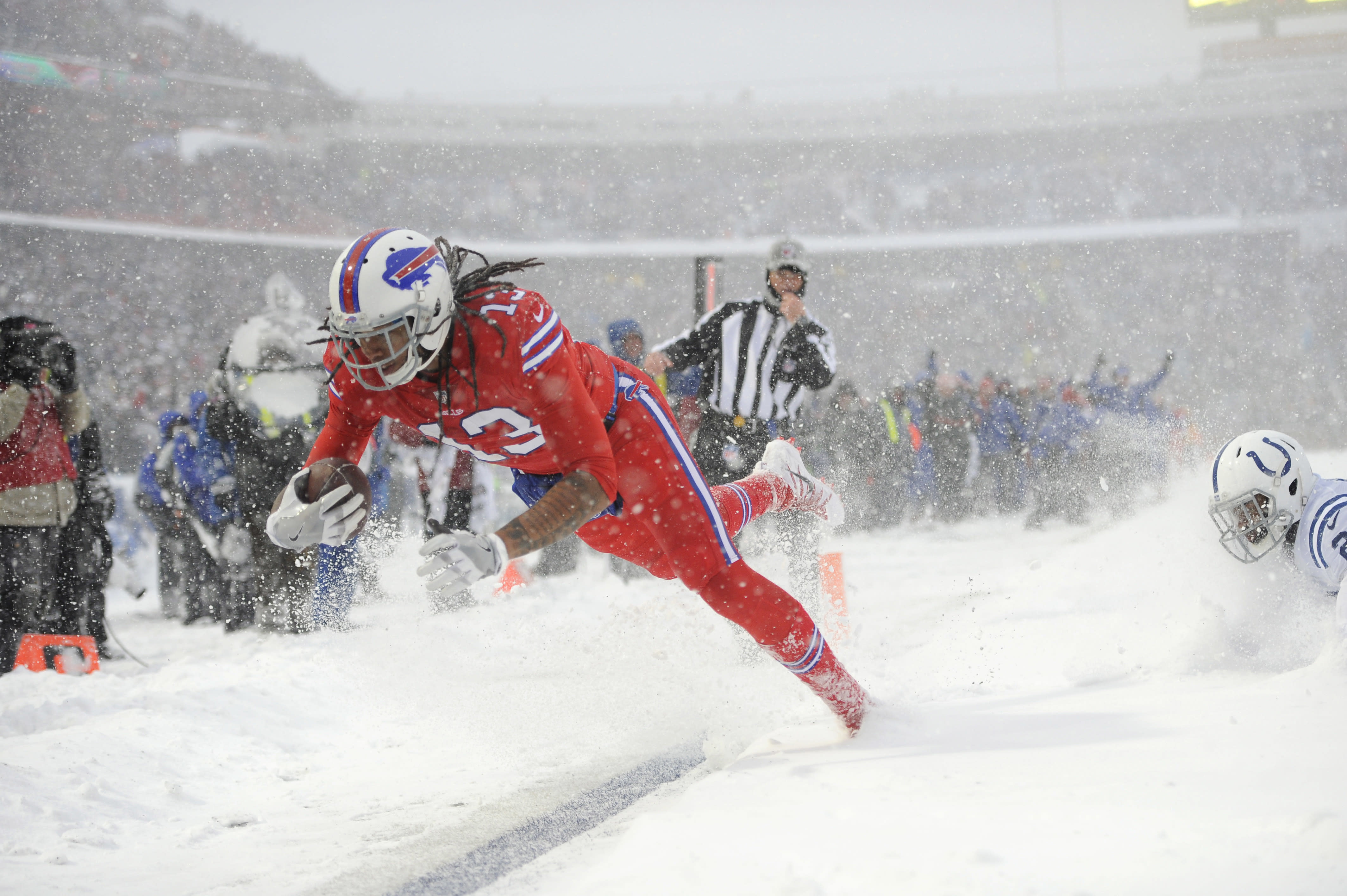 Buffalo Bills and Indianapolis Colts play in snowstorm