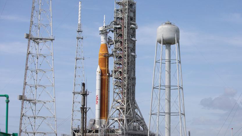 Image of NASA's SLS for Artemis 1 on launch pad.