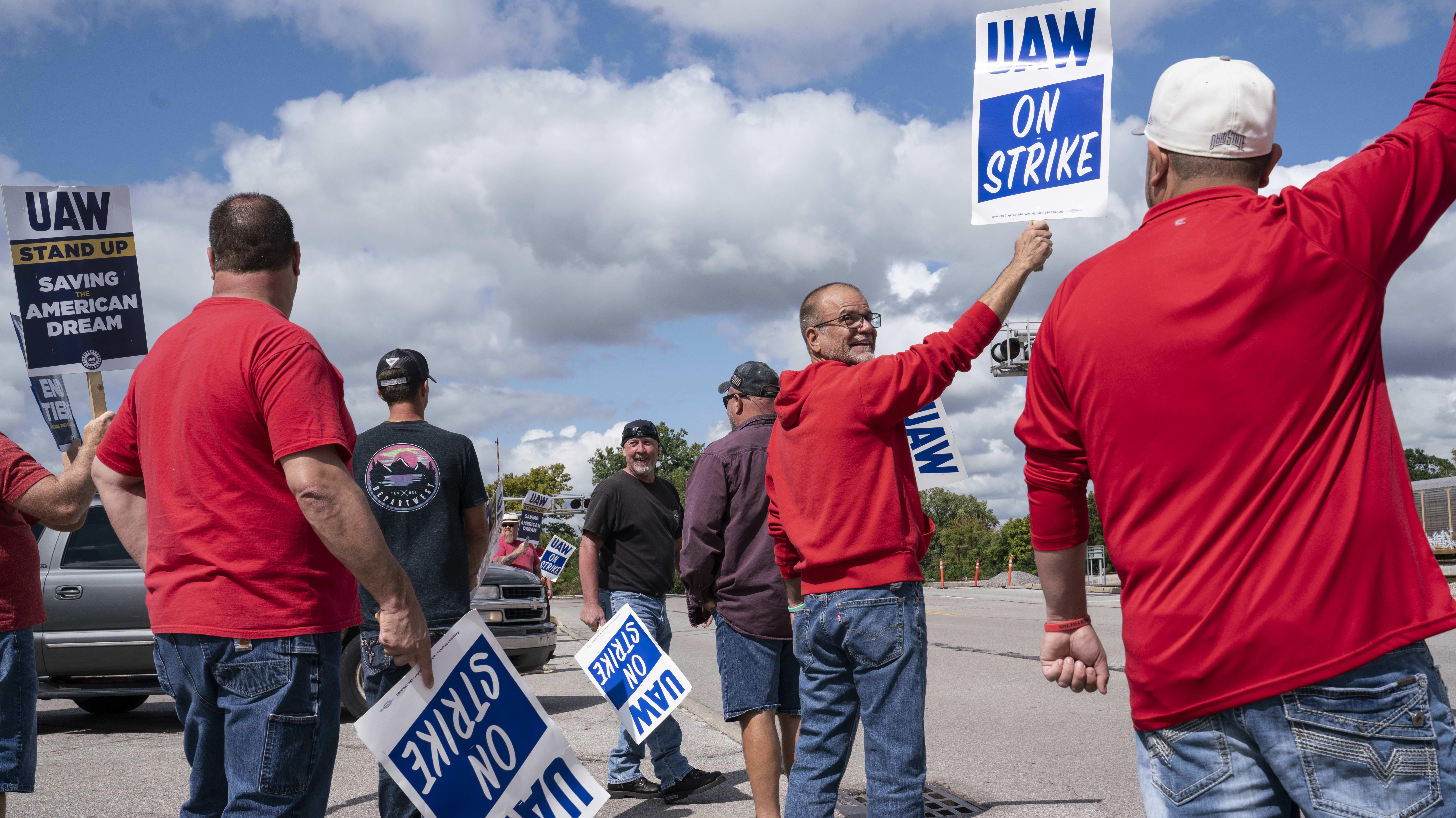 UAW strike: Union sets Friday deadline for further possible strikes