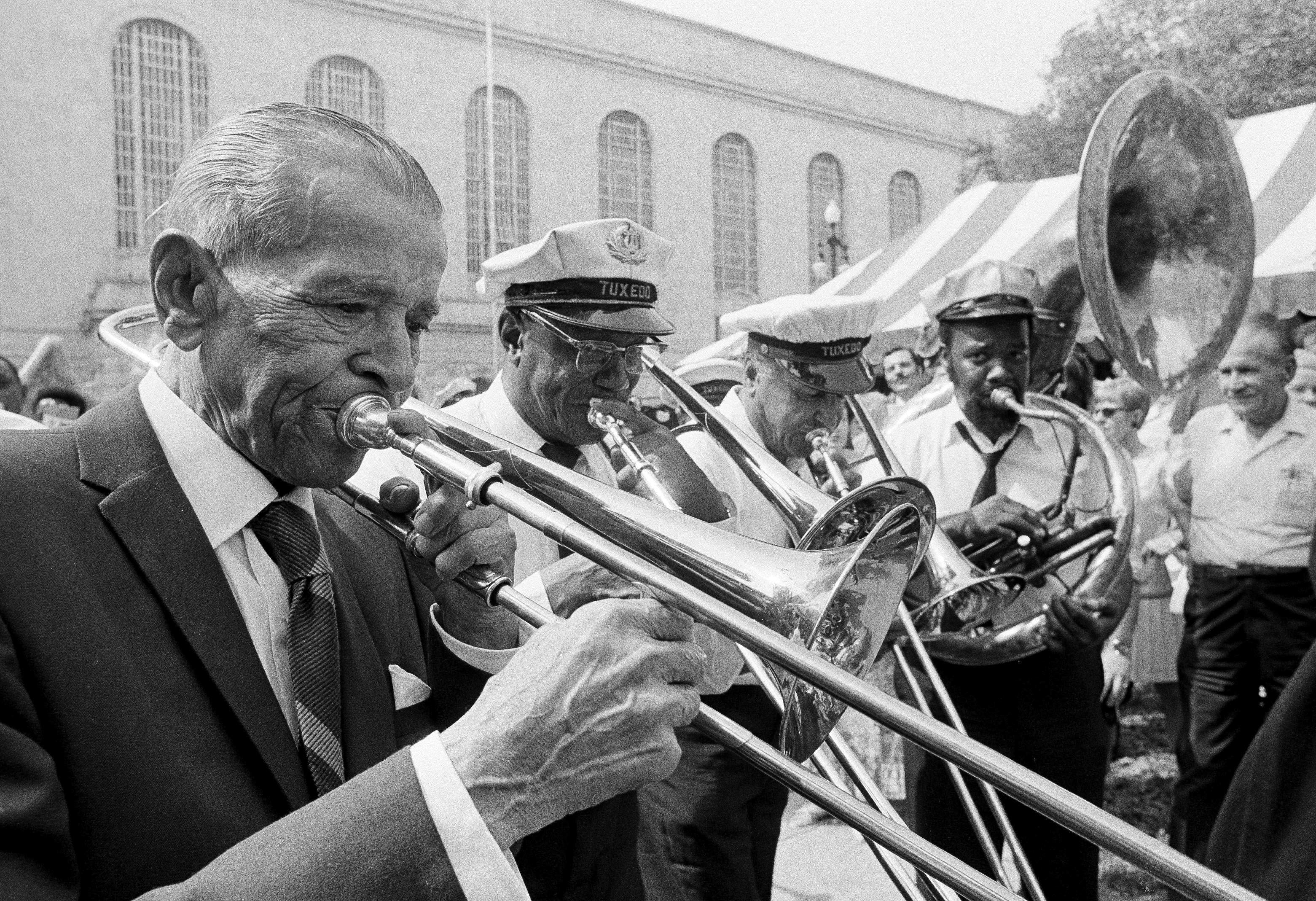 Джаз в сша. Джаз бэнд новый Орлеан 20е годы. Джаз новый Орлеан 20 век. Jazz новый Орлеан Армстронг. Ранний джаз новоорлеанский.