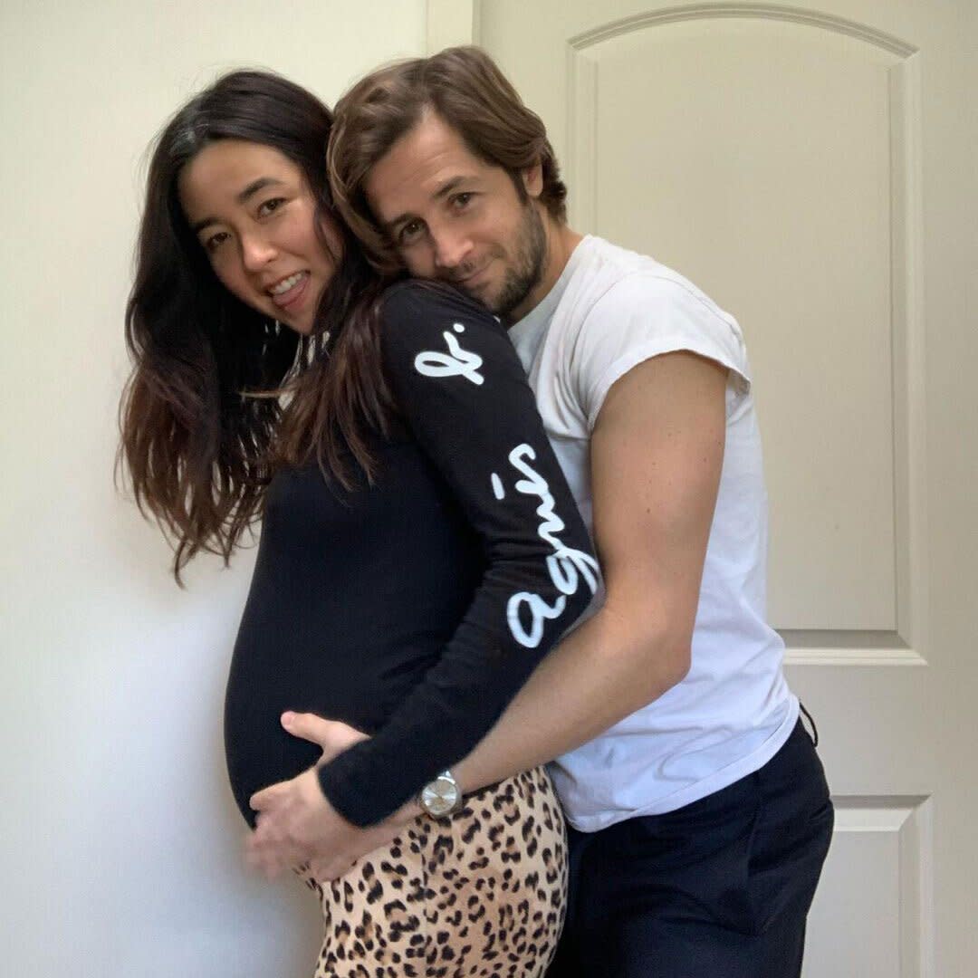 Maya Erskine Is Pregnant And Engaged Pen15 Star And Michael Angarano