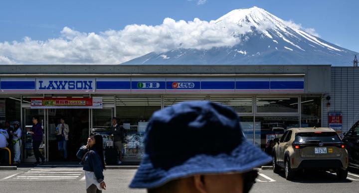 直擊 富士山「黑幕」動工中