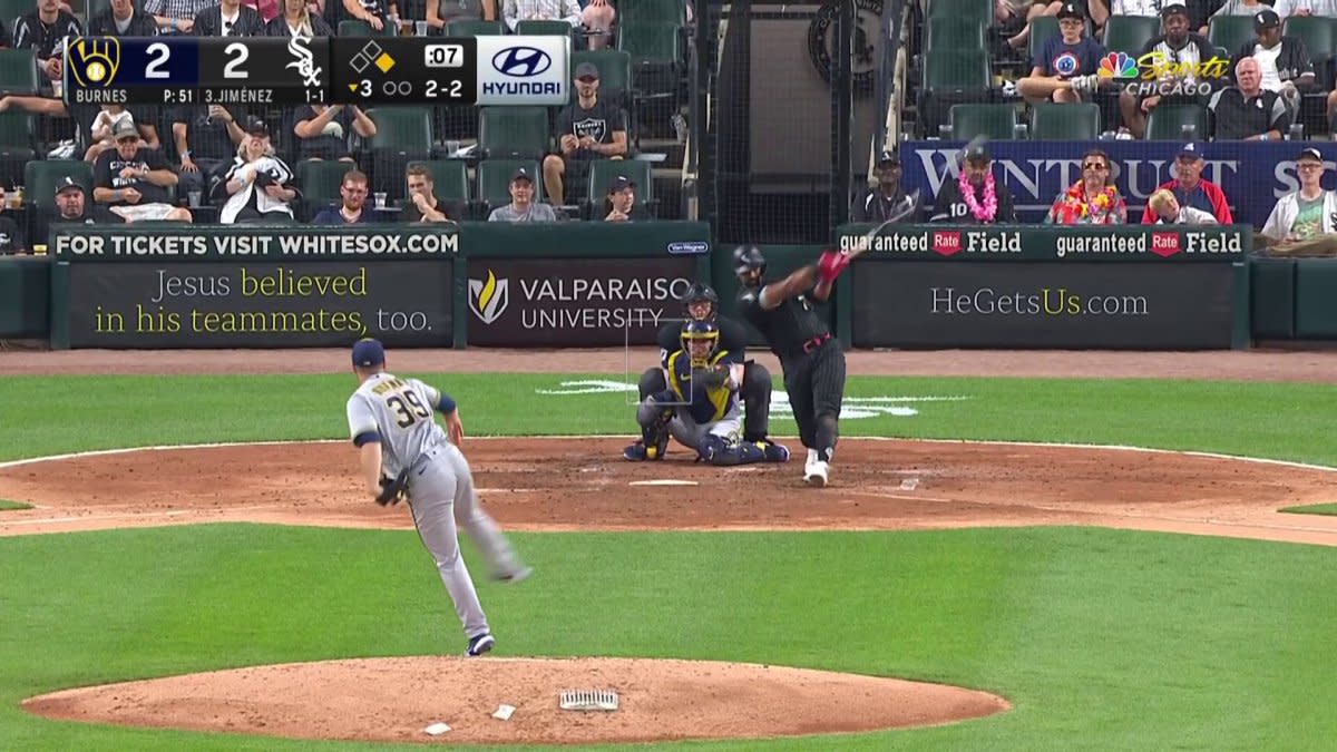 WATCH: Eloy Jiménez gives the White Sox a 1-0 lead in the 1st inning