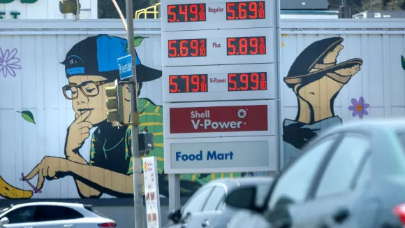 Gas prices: What to expect at the pump this Memorial Day