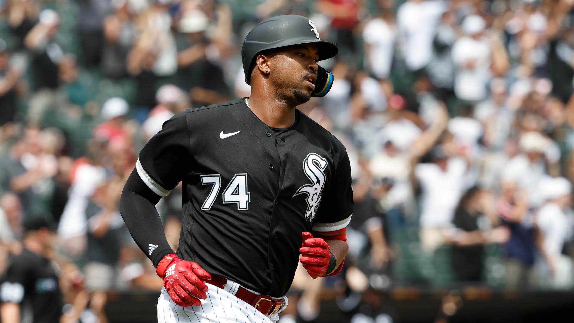 Eloy Jimenez should be among top 12 OF drafted
