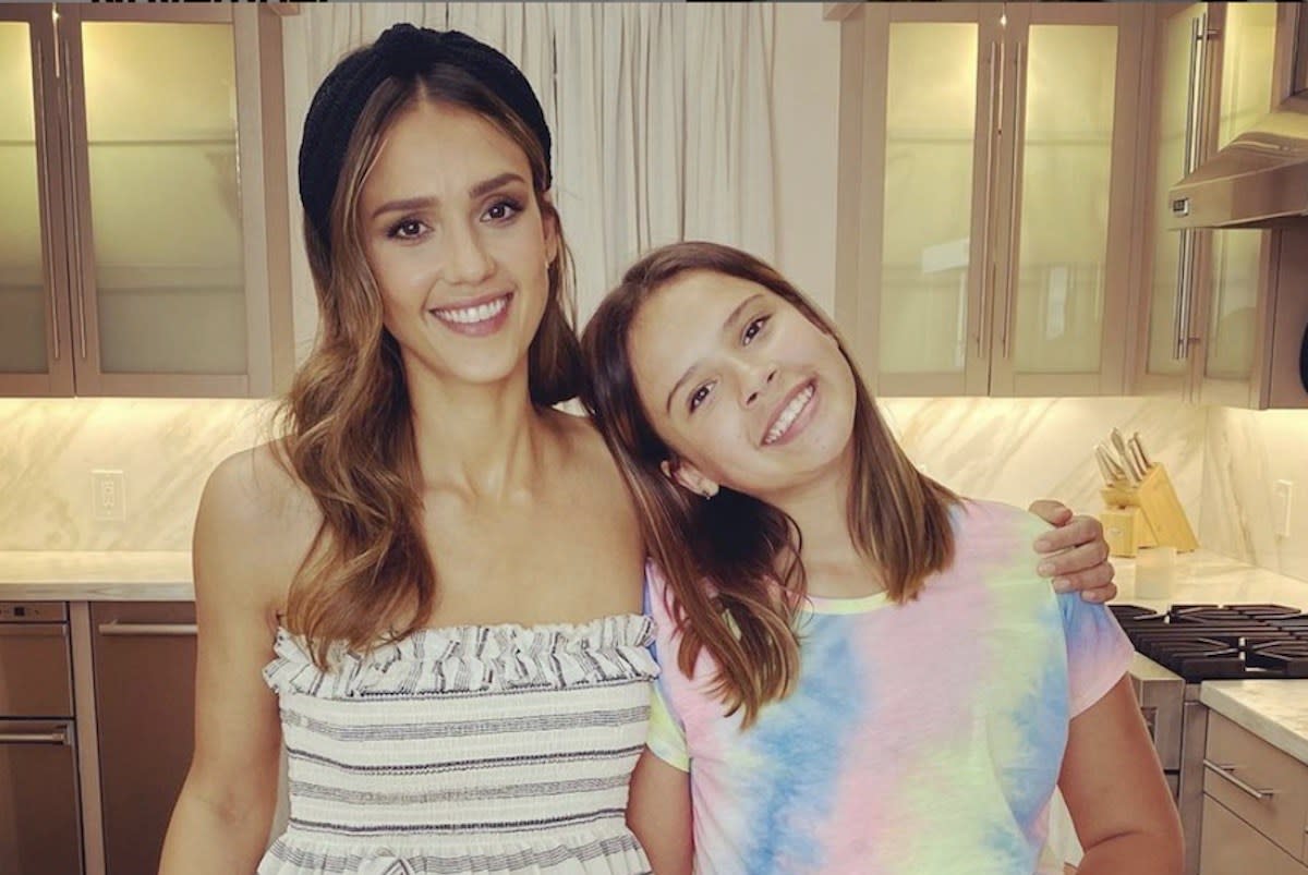 Jessica Alba Says Her Daughter Didnt Know She Was Famous For Years