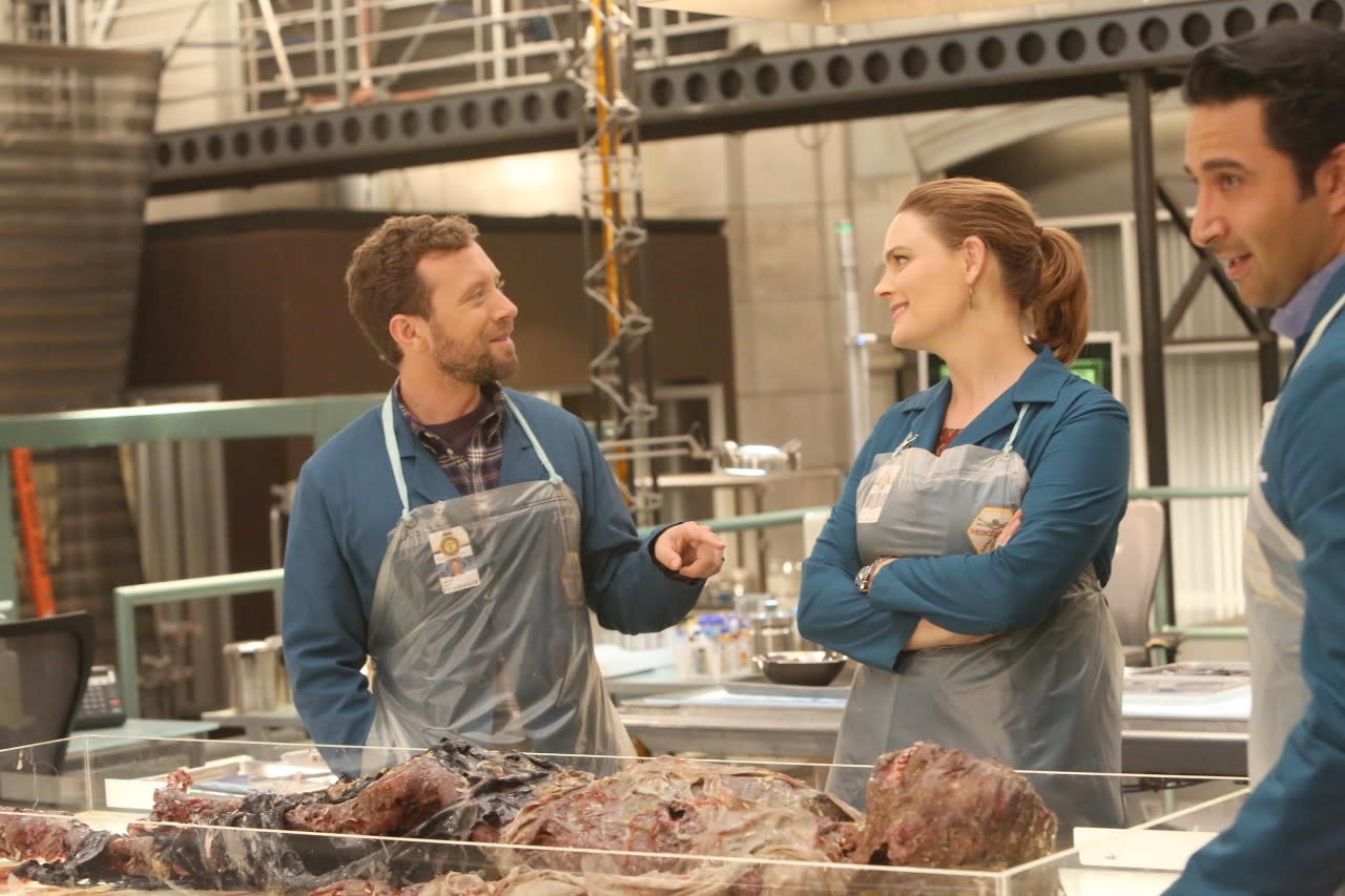 Emily Deschanel Shares Behind-the-Scenes 'Bones' Photos.