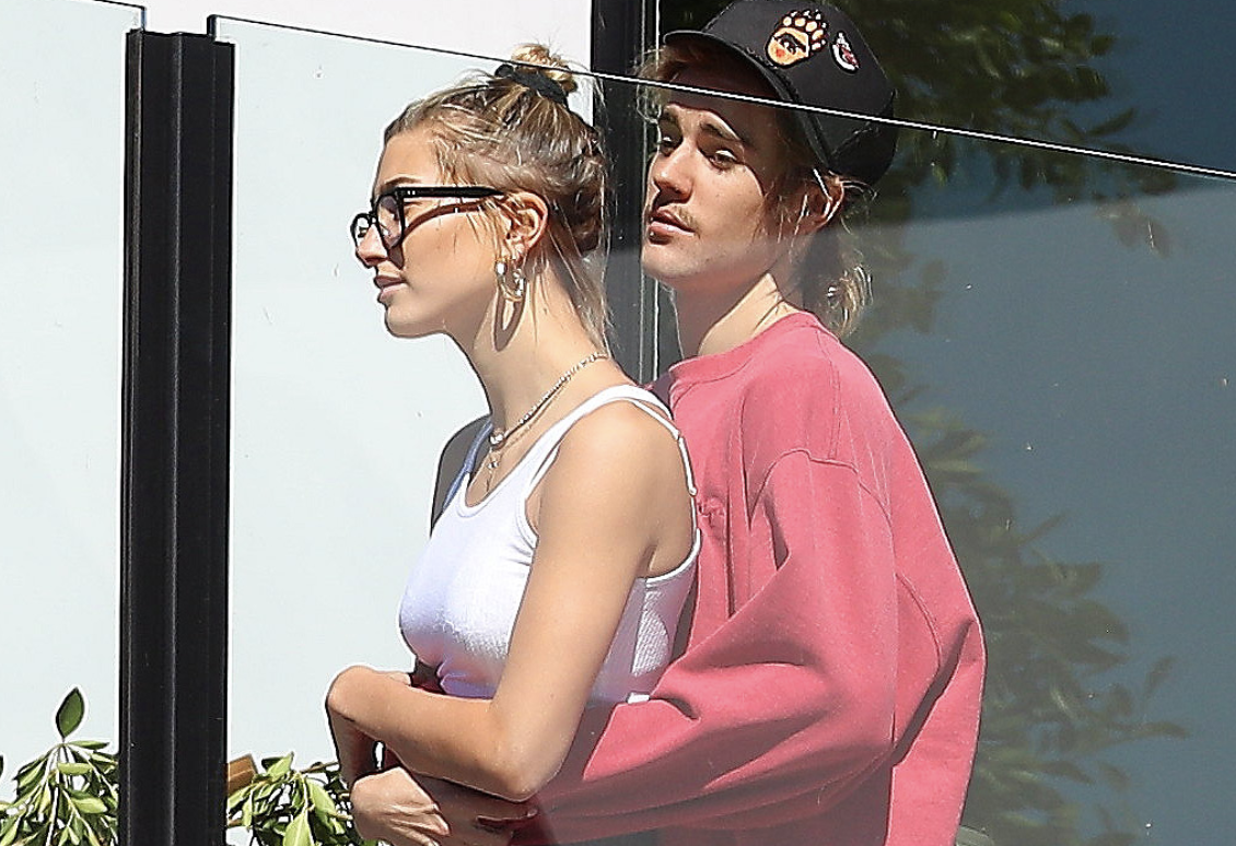 Justin Bieber And Hailey Baldwin Look At Home Where Demi