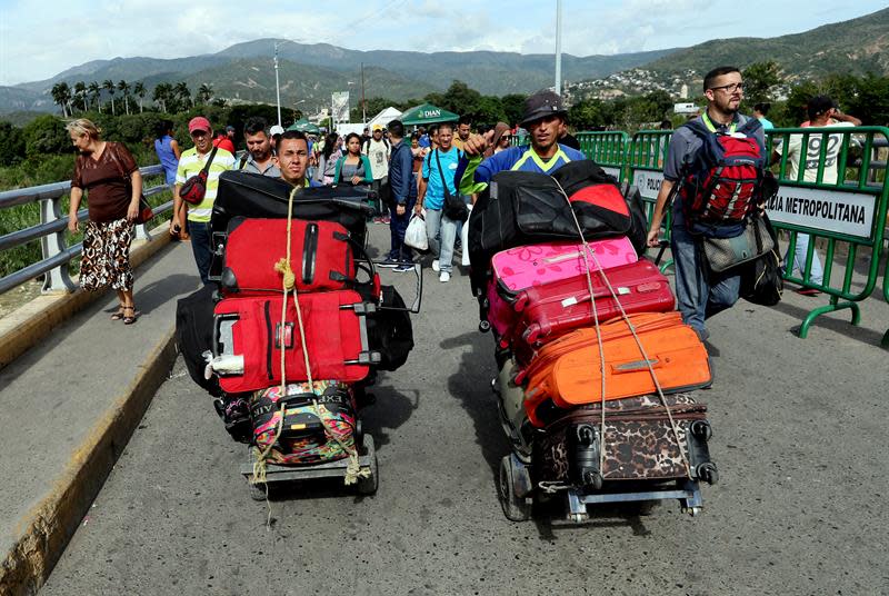 Resultado de imagen para Unos 2,3 millones de venezolanos han dejado el paÃ­s por la crisis, segÃºn la ONU