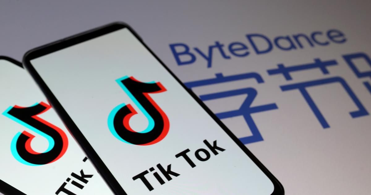 Trump Executive Order Seeks To Ban Tiktok Wechat Transactions In 45 Days Engadget 