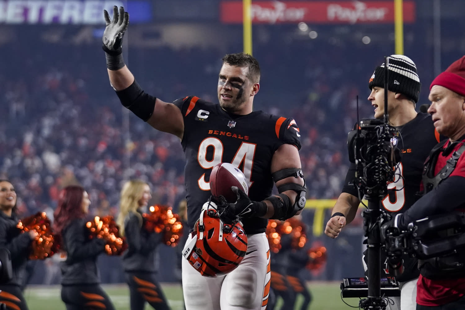 Sam Hubbard's former coach, school celebrate fumble return TD