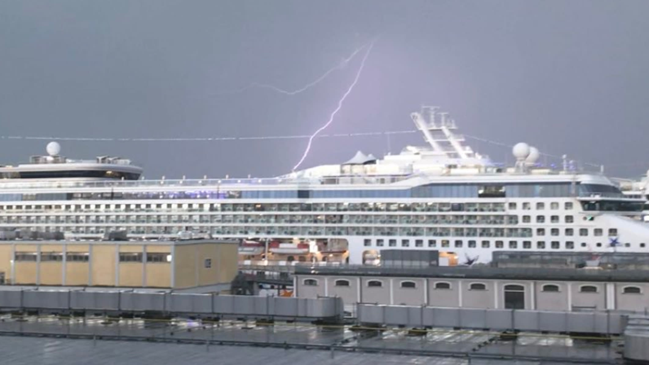 cruise ship storm this week