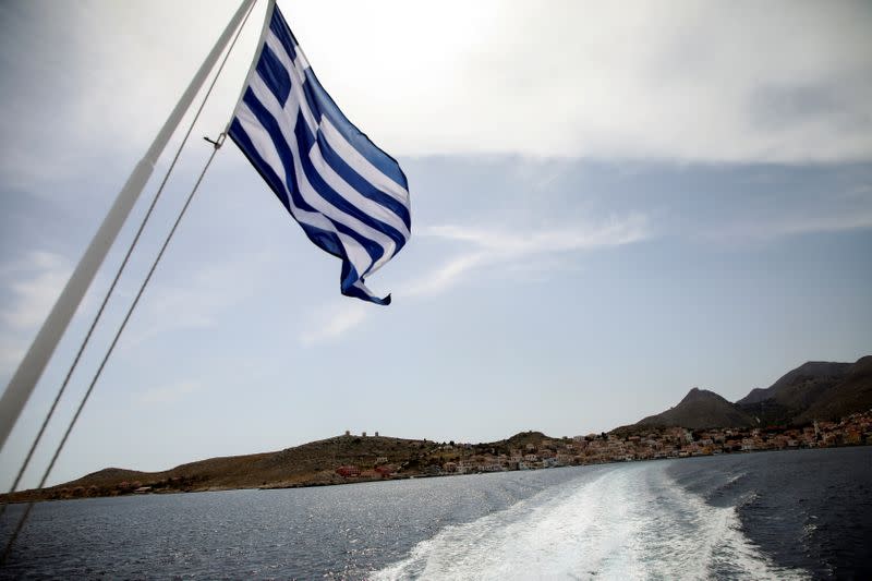 800px x 533px - Greece woos foreign tourists ahead of reopening