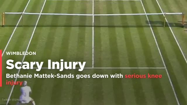 American Bethanie Mattek-Sands goes down with serious knee injury