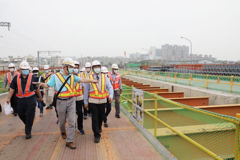 黃偉哲今視察台南鐵路南台南站工區