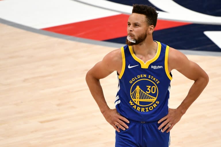 Curry leads Warriors as Pelicans playoff hopes fade