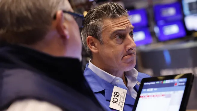 April struggles continued for investors, as the benchmark index is in the midst of its biggest losing streak this year.