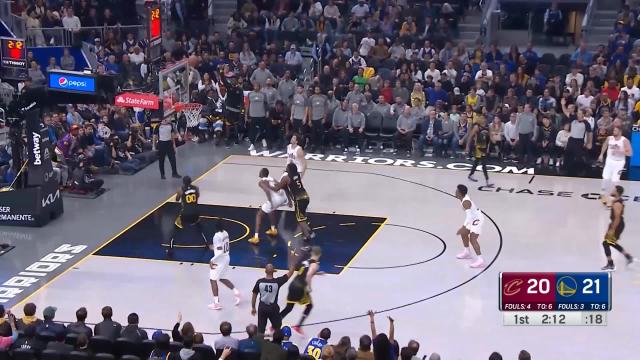 Kevon Looney with a dunk vs the Cleveland Cavaliers