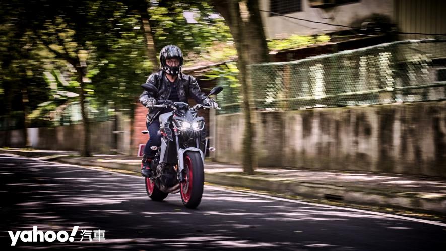 為「扭力」而生的大師風範！Yamaha MT-09老城郊試駕！ - 1