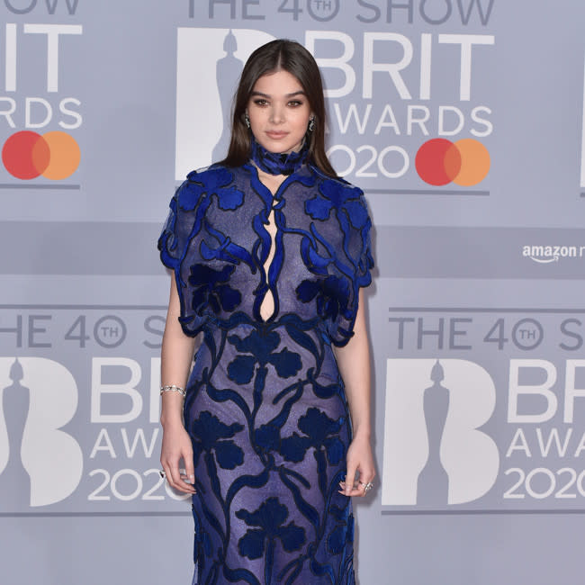 Hailee Steinfeld Dating Superstar Quarterback Josh Allen (Report)