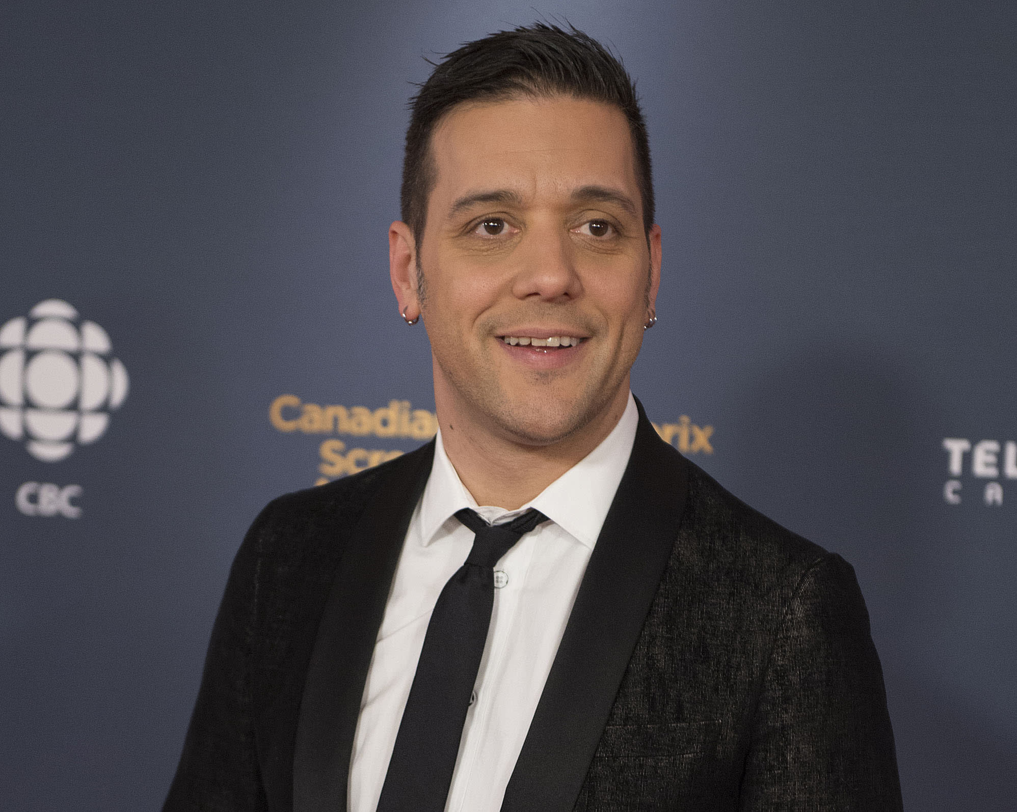 George Stroumboulopoulos. George Skaroulis. George Gray (Television personality). Хостинг Джордж Джордж хоккеист.