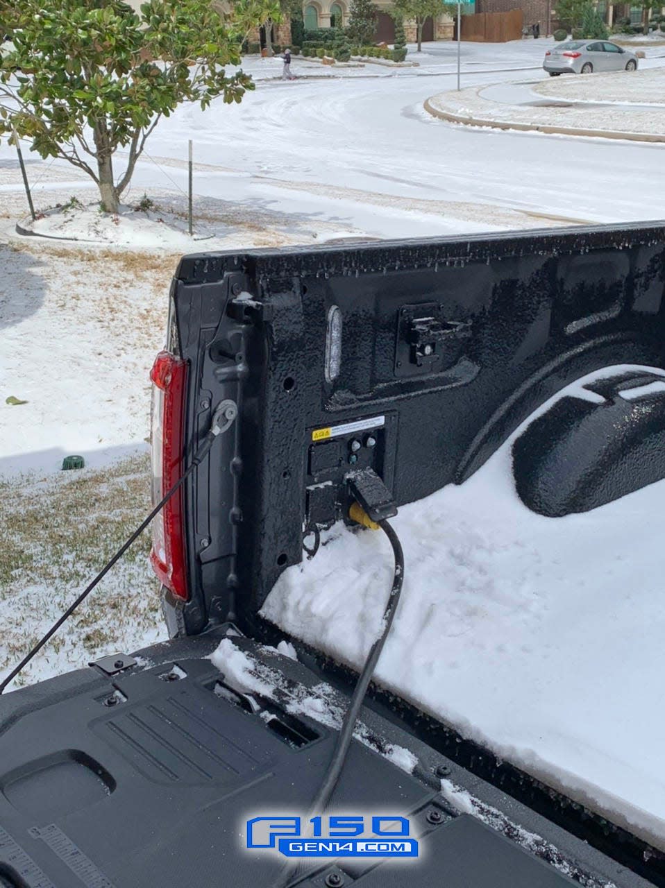 This man used his Ford F-150 2021 to heat his home during the Texas winter storm blackout