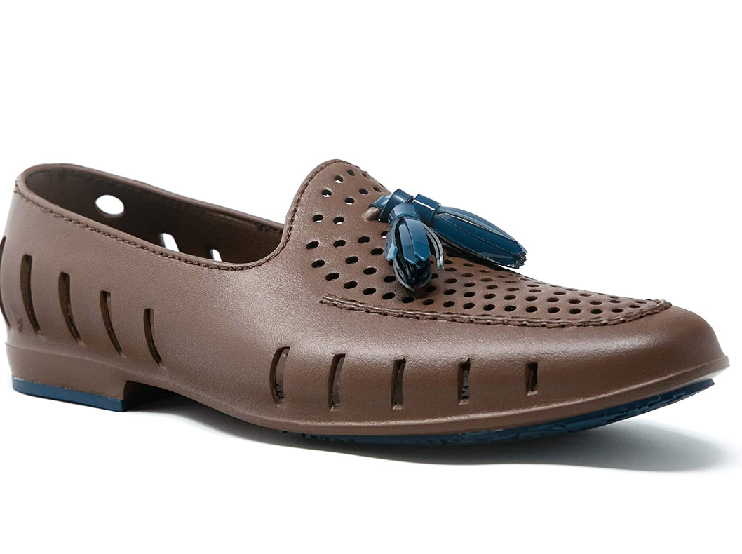 These ‘Ugly’ Dad Shoes Float in Water