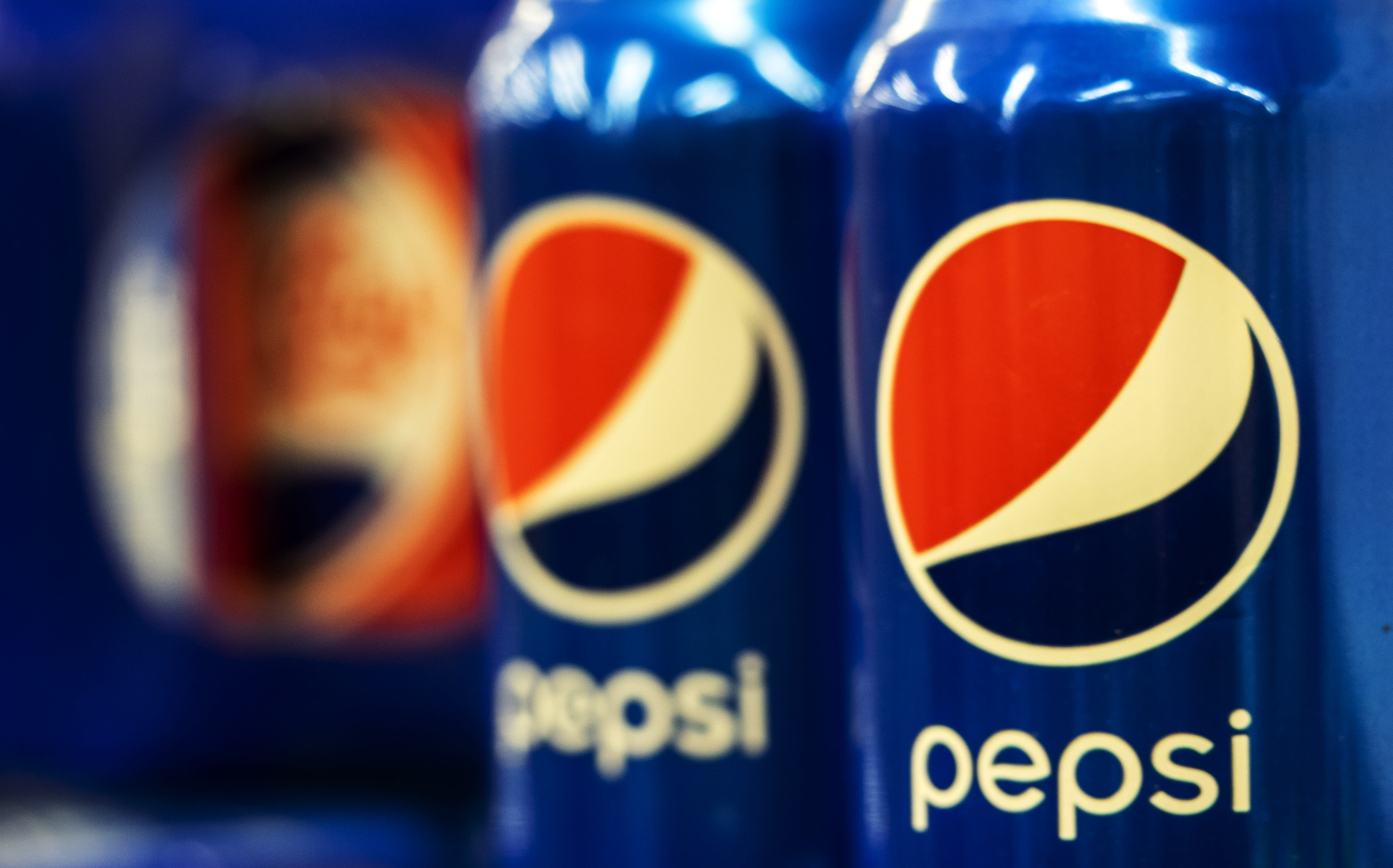 PepsiCo, Coca-Cola hit by consumers' shift to digital [Video]