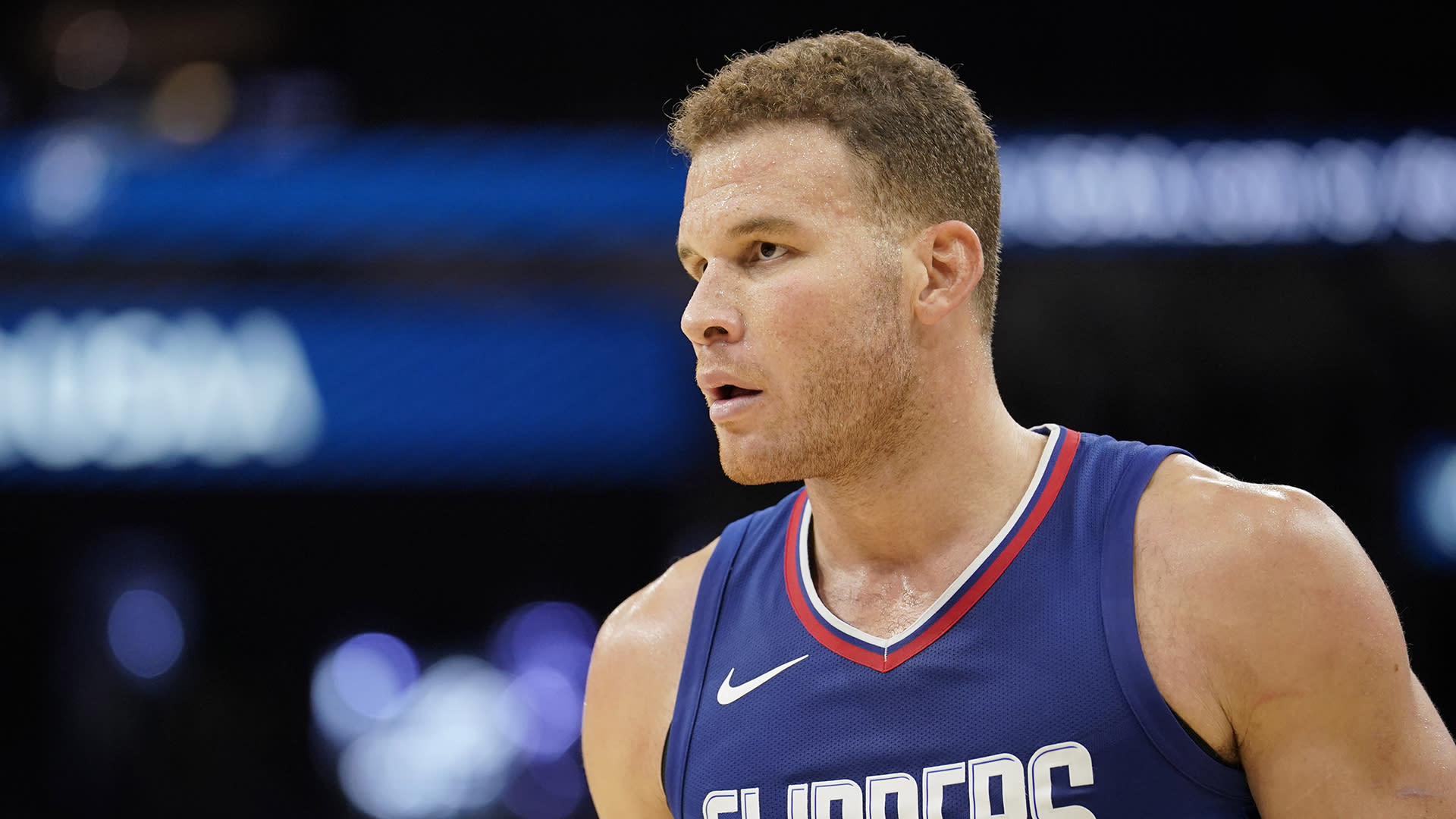 Blake Griffin on wrong end of highlight in Pistons' opener - Yahoo Sports