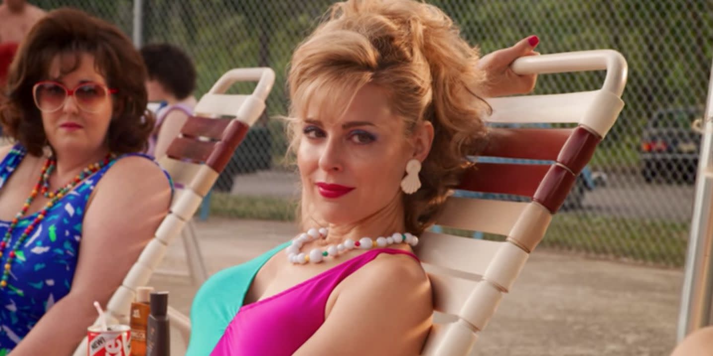 Mrs. Wheeler's Second Pool Outfit in Stranger Things Proves She&am...