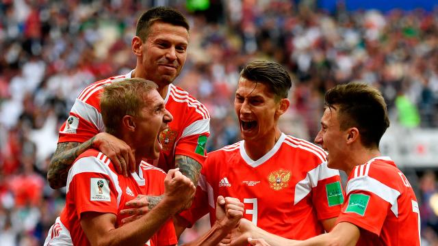 World Cup 90: Russia gets started in style