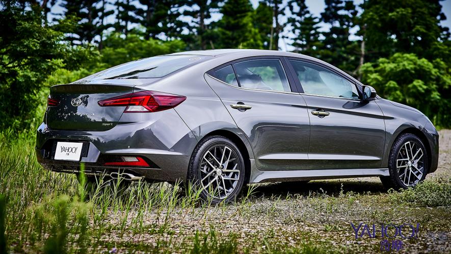 韓版紳裝下的跆拳高段踢！2019 Hyundai小改款Elantra Sport城郊試駕 - 11