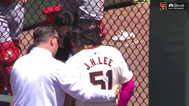 Lee leaves Giants-Reds game with shoulder injury