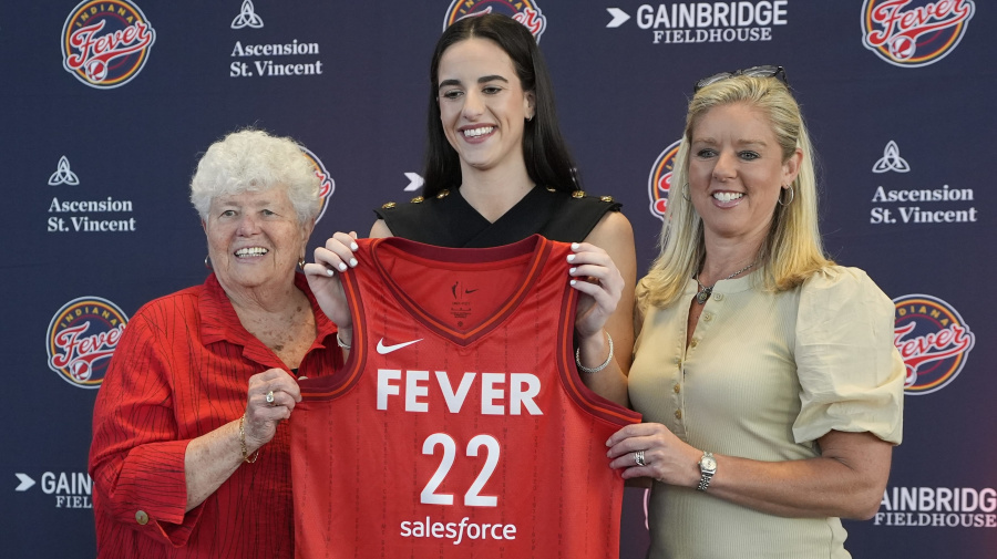 Yahoo Sports - Gainbridge Coliseum was packed with fans as the Indiana Fever introduced Caitlin