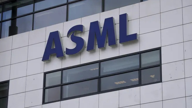 ASML orders dive as chipmakers pause high-end gear purchases